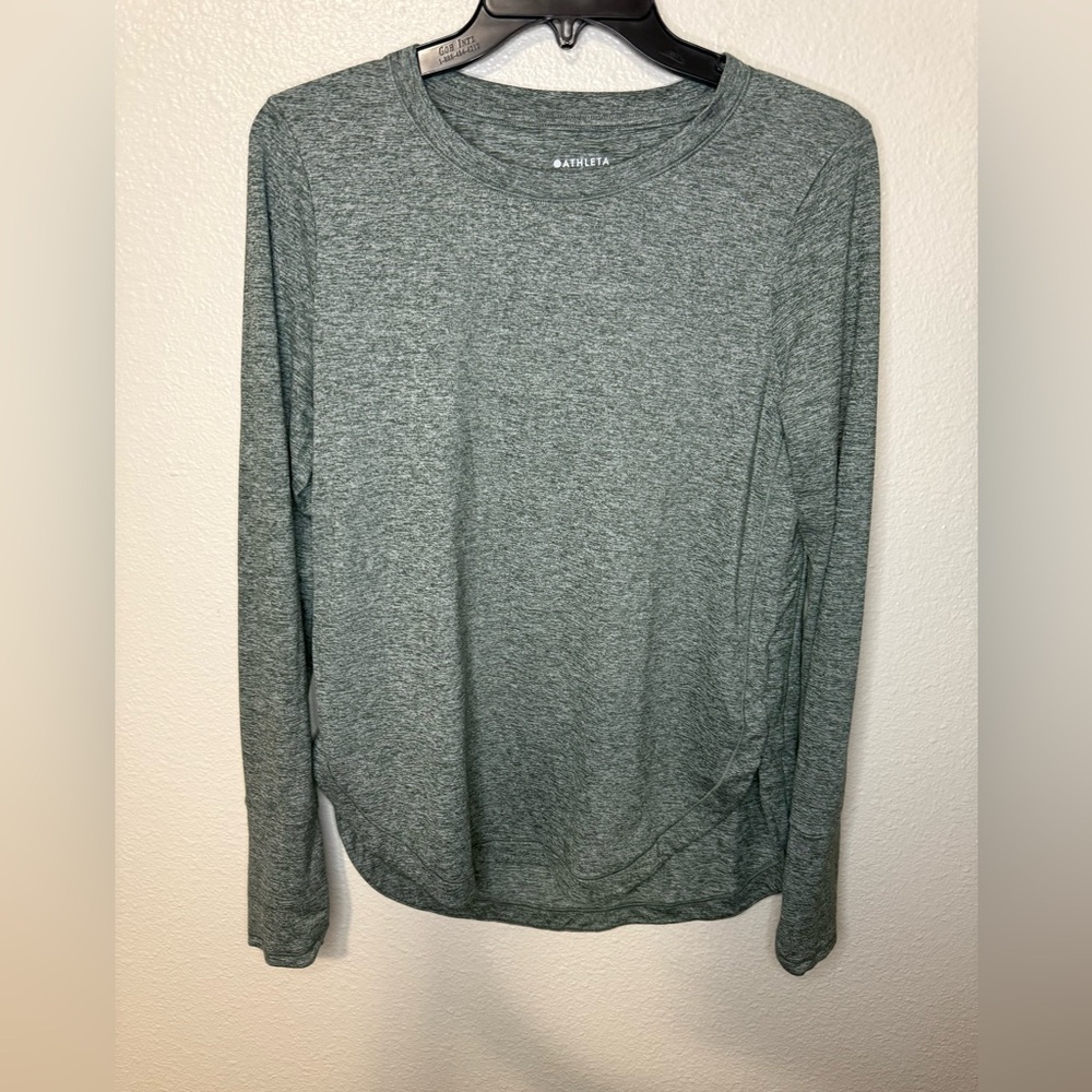 Athleta Uptempo Long Sleeve Shirt in green size S